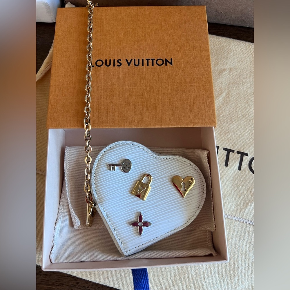 Louis Vuitton Epi White Leather LOVE LOCK Charms Coin Zip Clip Chain Keychain - Picture 6 of 12